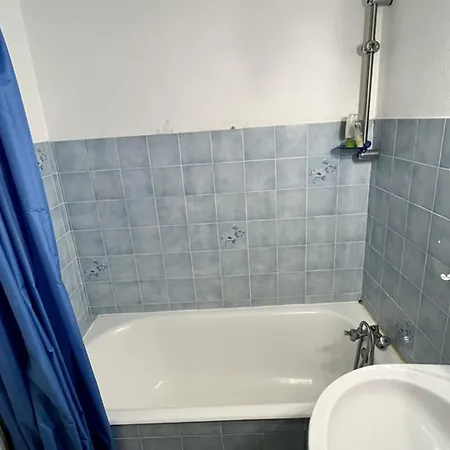 Apartment Cosy Avec Terrasse Ensoleillee - Fr-1-787-26 Laveissiere